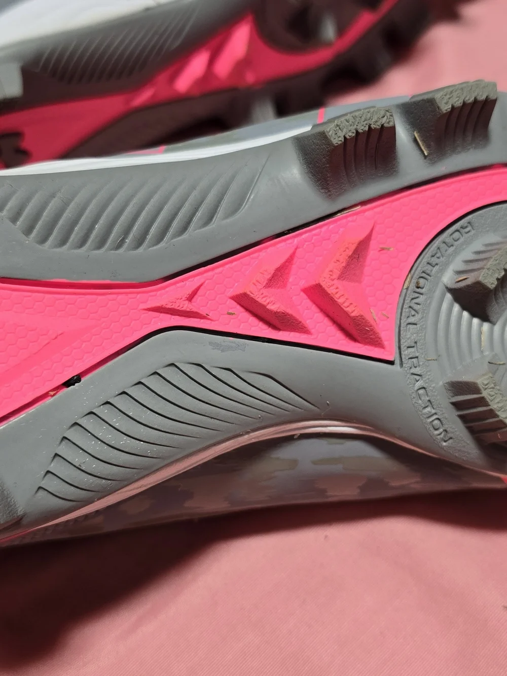 Under Armour  Teens Or Womans Athletic Softball Or Baseball Cleats
